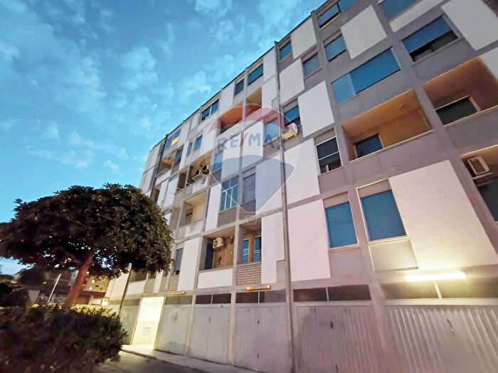Appartamento trilocale in vendita in Via Amedeo Modigliani, Brindisi