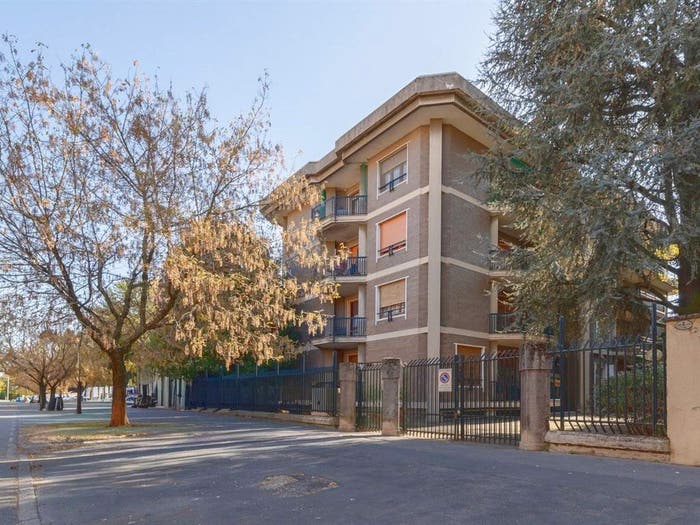 Appartamento quadrilocale in vendita in Via Ravenna, Corvetto, Milano