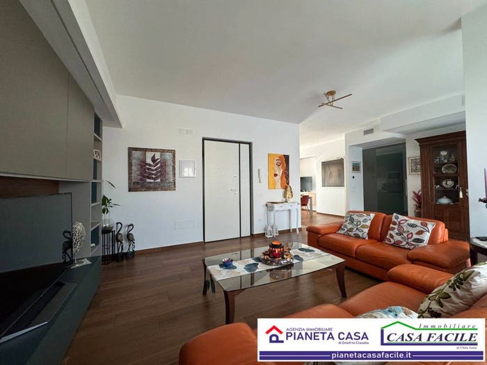 Appartamento con 6 locali in vendita in Viale Carlo Levi, Centro, Matera