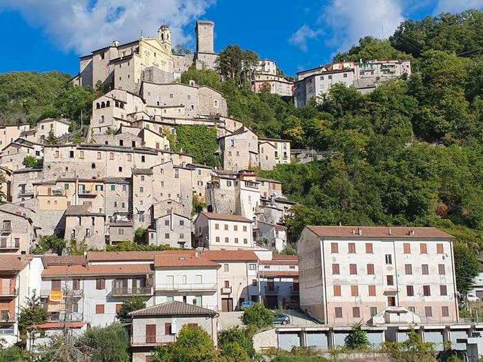 Appartamento quadrilocale in vendita in Via Giuseppe Mazzini, Centro, Cantalice