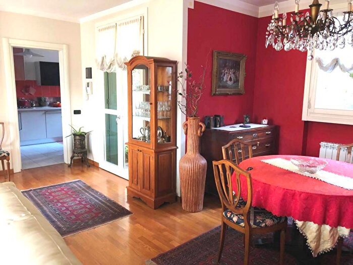 Casa con 5 locali in vendita in Arluno