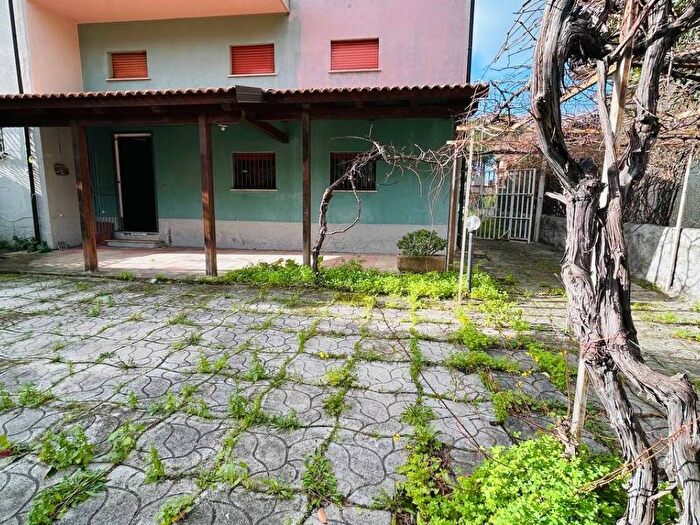 Appartamento trilocale in vendita in Via Azzurri dei Due Mari Azzurri, Cartolano, Falerna