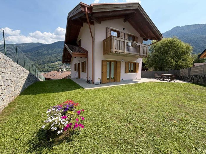 Casa con 5 locali in vendita in Via Acquedotto, Strembo