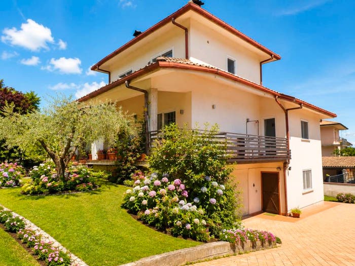 Casa con 6 locali in vendita in Via Giovanni Venanzi, Rieti