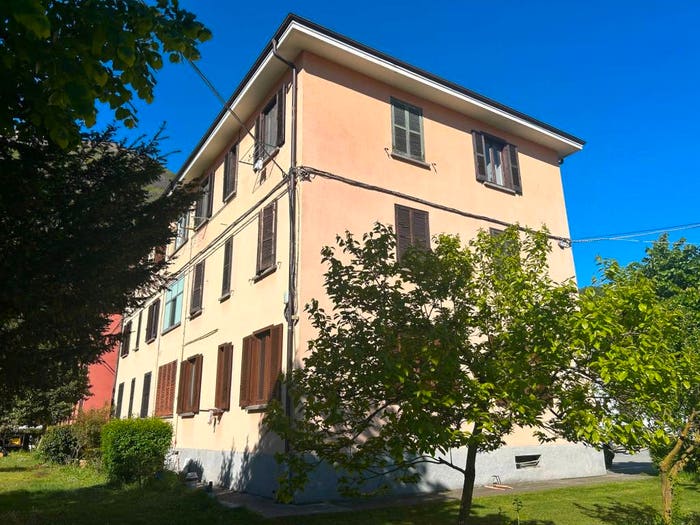 Appartamento con 5 locali in vendita in Piazza Europa Unita, Centro, Pieve Vergonte
