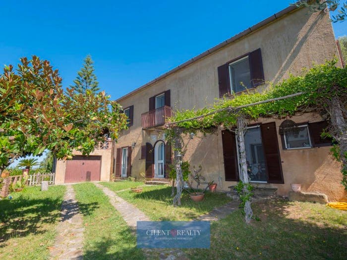 Casa con 6 locali in vendita in Via Petrengole, Santa Maria, Castellabate