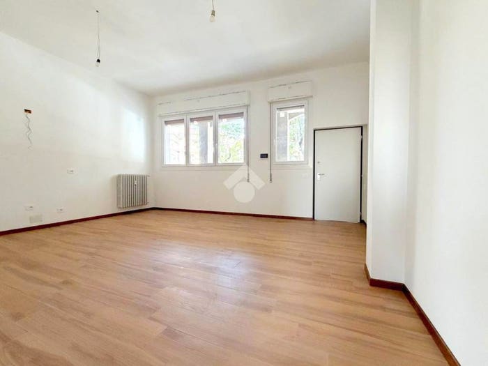 Appartamento bilocale in vendita in via santa margherita, Centro, Caronno Pertusella