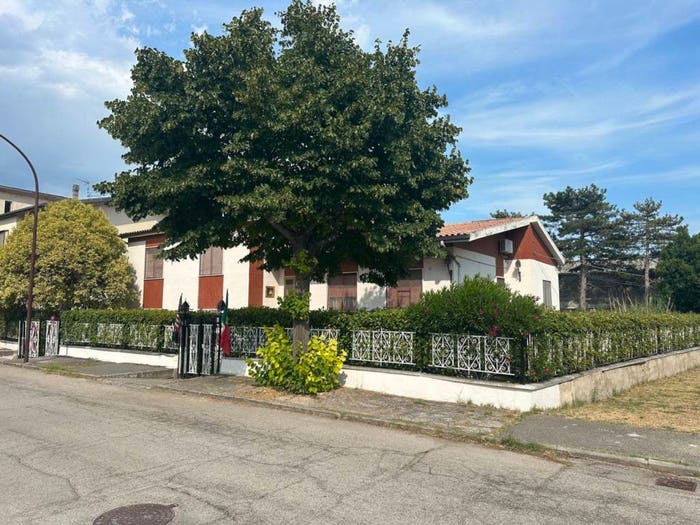 Casa con 6 locali in vendita in Via Isonzo, Centro, Tocco da Casauria