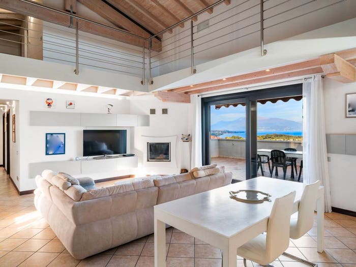 Casa con 5 locali in vendita in Via Barcuzzi, Barcuzzi, Lonato del Garda