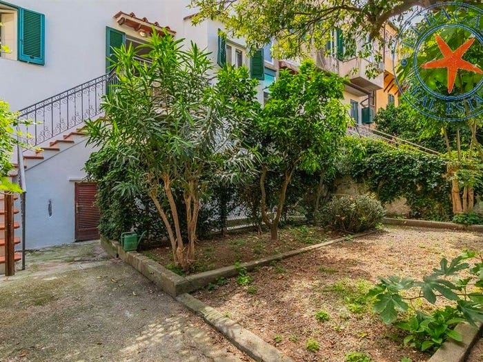 Appartamento trilocale in vendita in Piazza giacomo matteotti, Porto Azzurro