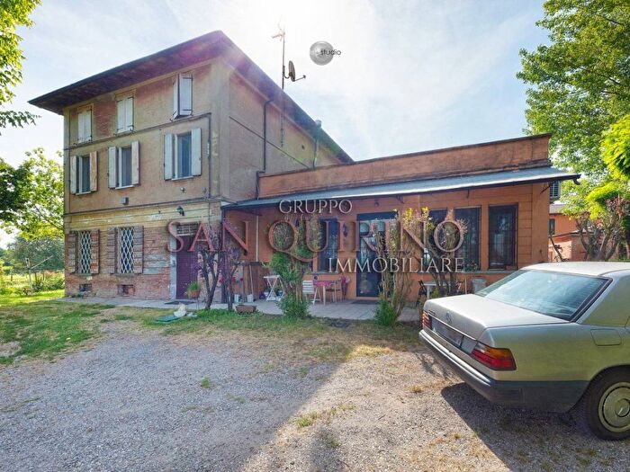 Casa quadrilocale in vendita in Via motta, Fabbrico