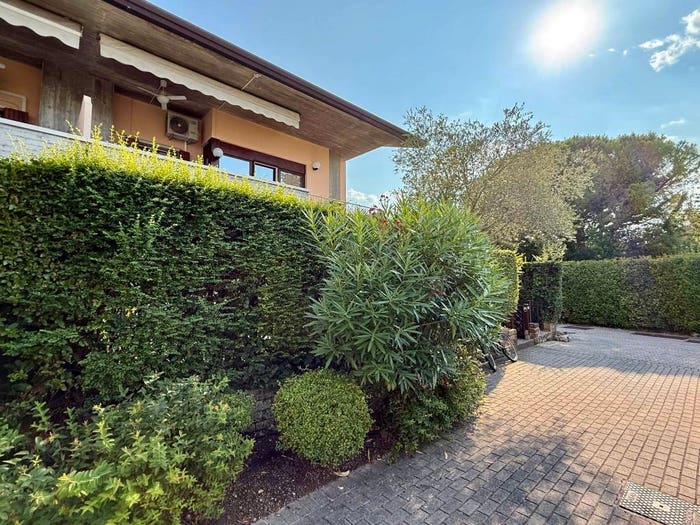 Appartamento con 5 locali in vendita in Via Giulio Cesare, Rivoltella, Desenzano del Garda