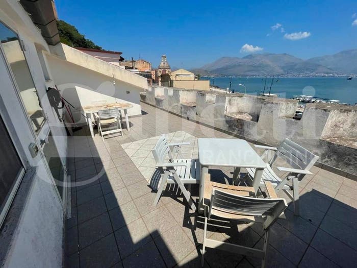 Appartamento trilocale in vendita in Piazza Sebastiano Conca, Gaeta