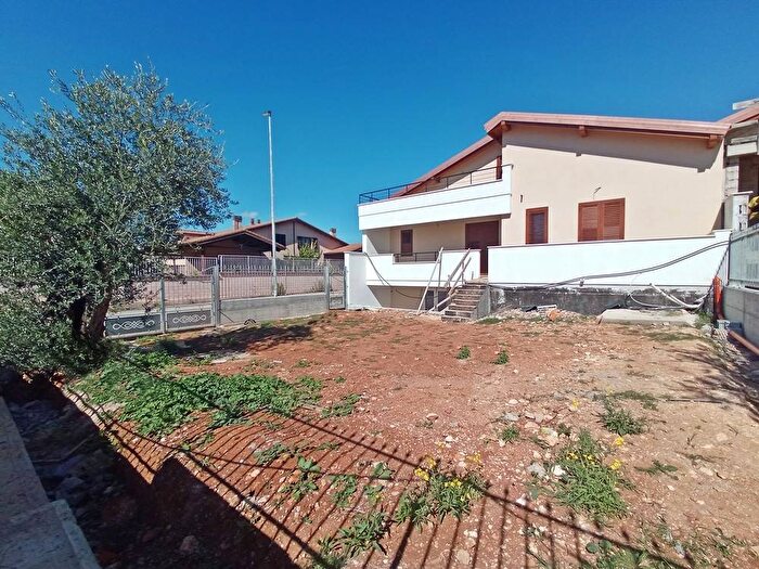 Casa con 6 locali in vendita in Via Milano, Carbonazzi Acquedotto, Sassari