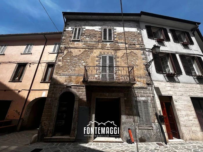 Casa in vendita in Centro, Cantiano