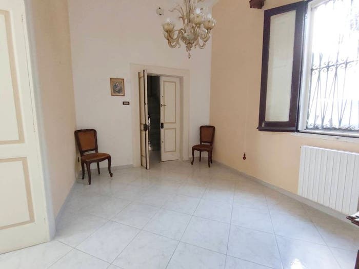 Appartamento con 6 locali in vendita in Via Saponea, Centro Storico, Brindisi