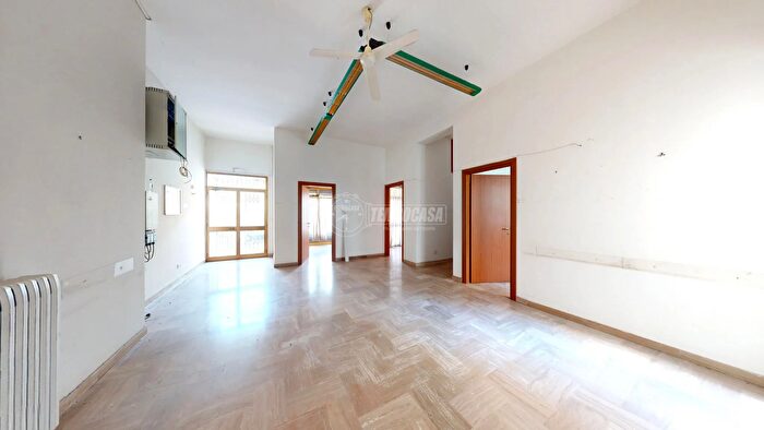 Appartamento con 5 locali in vendita in Via Immacolata, Carmiano