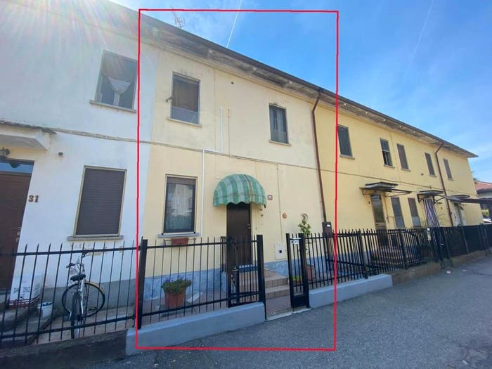 Casa trilocale in vendita in via rovelleto, Centro, Gambolò