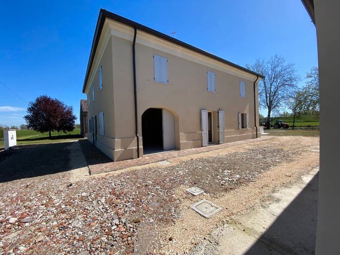Casa con 6 locali in vendita in Finale Emilia