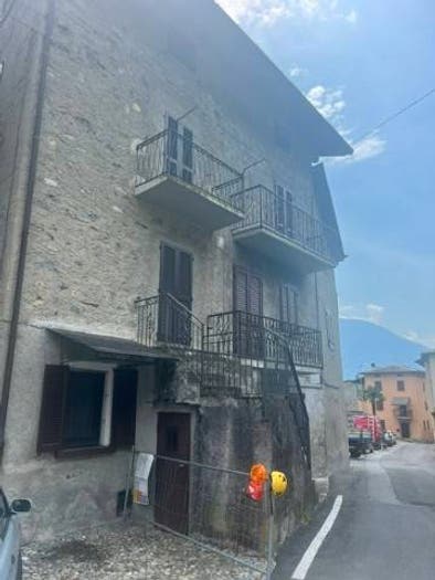 Casa con 5 locali in vendita in Via San Rocco, Castione, Castione Andevenno