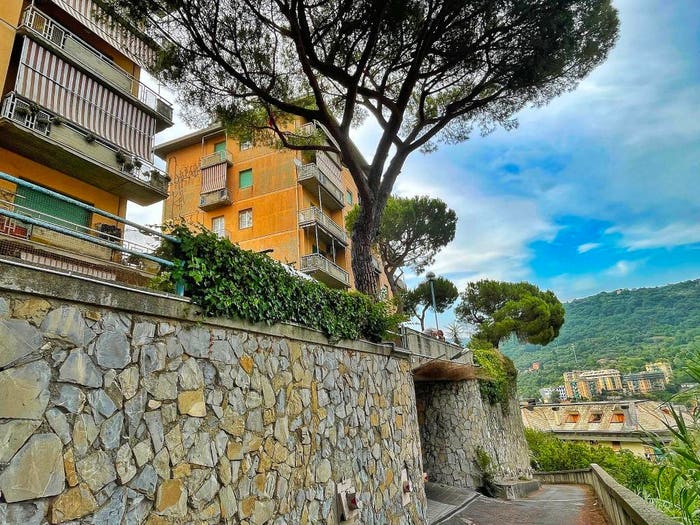 Appartamento quadrilocale in vendita in Via Lodi, Molassana, Genova