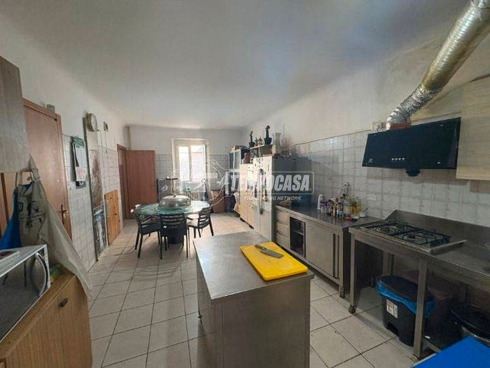 Appartamento con 5 locali in vendita in Via Don Giovanni Minzoni, Centro, Cupramontana