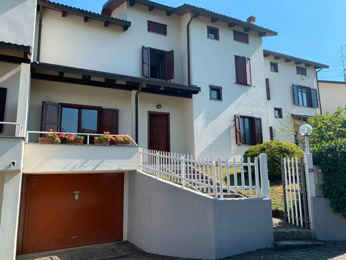 Casa con 5 locali in vendita in Viale Biella, Ivrea