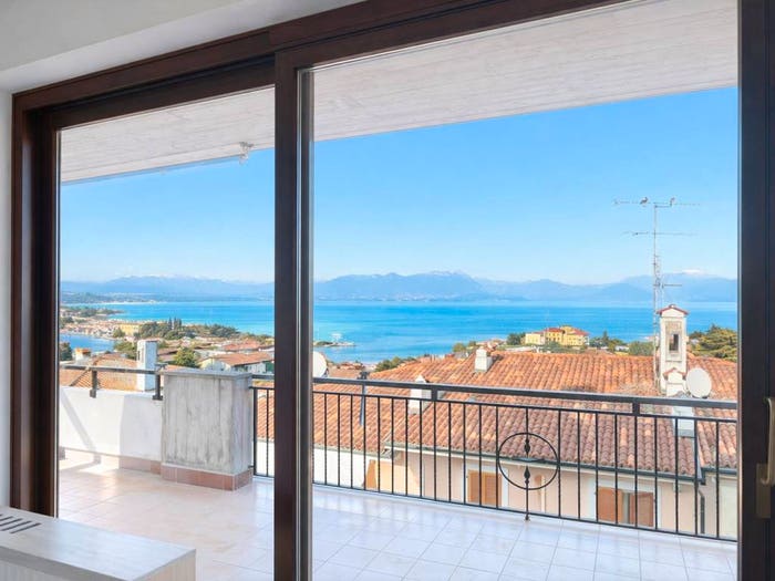 Casa con 6 locali in vendita in Via Villa del Sole, Desenzano Centro, Desenzano del Garda