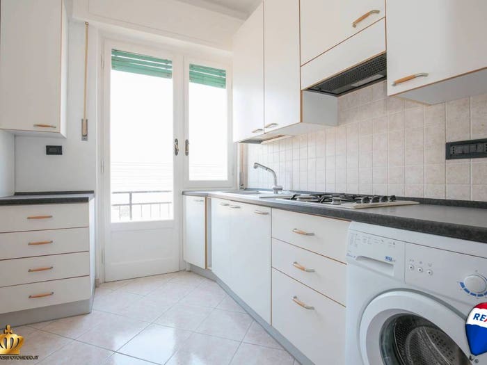 Appartamento bilocale in vendita in Via Castelluccio, Rivarolo, Genova