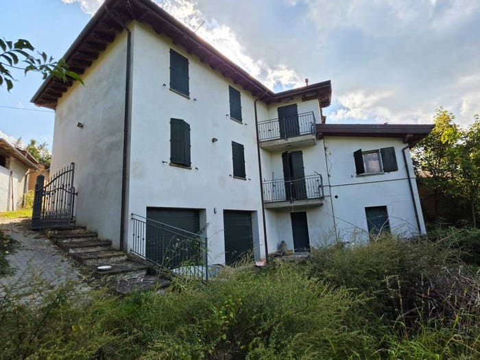Casa con 6 locali in vendita in Via Pratolino, Pavullo nel Frignano
