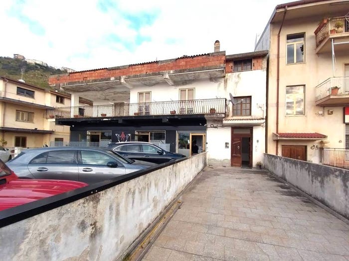 Appartamento con 6 locali in vendita in Strada Statale Tirrena Inferiore, Cetraro Marina, Cetraro