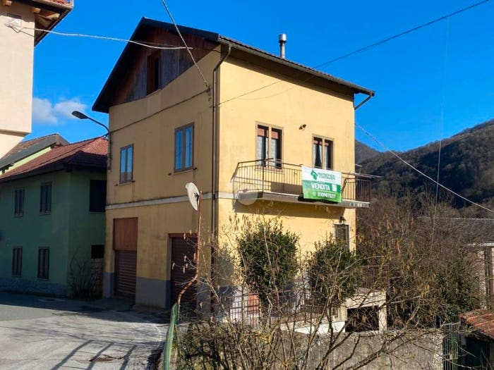 Casa trilocale in vendita in Via insurrezione d'aprile, Centro, Montoggio