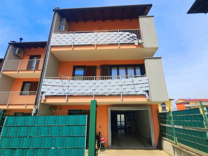 Casa quadrilocale in vendita in Corso Giacomo Matteotti, Centro, Oleggio