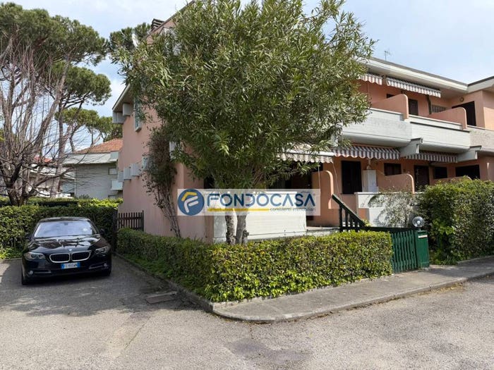Casa trilocale in vendita in Viale Roma, Marina di Massa Centro, Massa