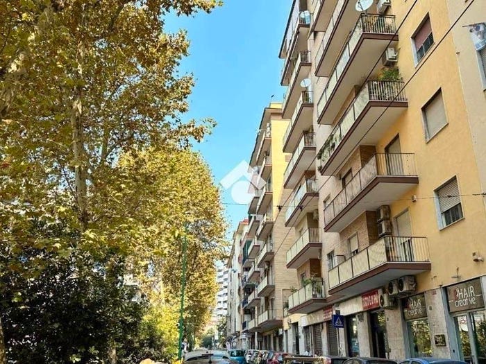 Appartamento trilocale in vendita in Via Nicola Nicolini, San Carlo All'Arena, Napoli