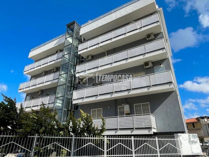 Appartamento quadrilocale in vendita in Via Giovanni Linguiti, Aversa