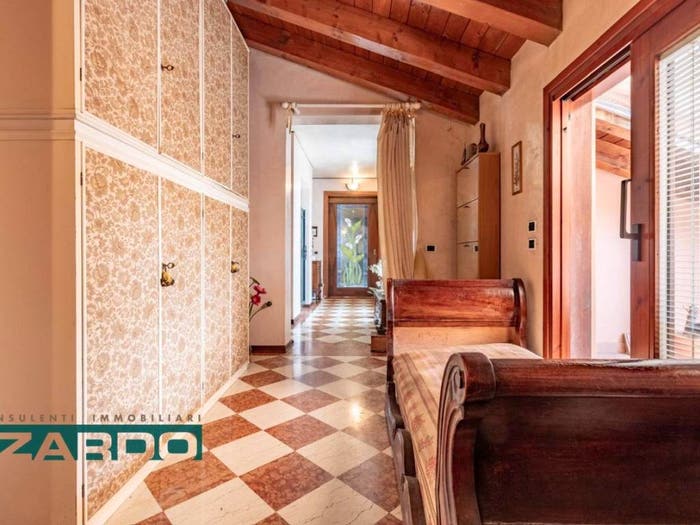 Casa con 6 locali in vendita in Castelfranco Veneto