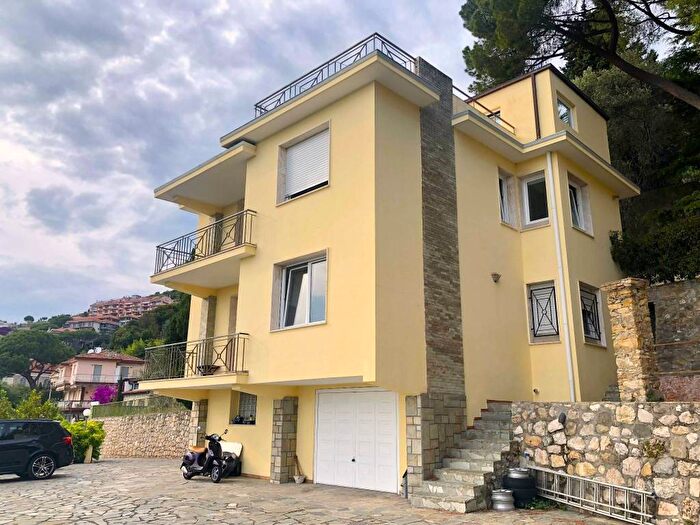 Casa con 5 locali in vendita in Piani di Borghetto Ospedale, Bordighera