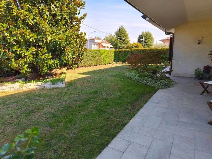 Casa con 6 locali in vendita in Zanè