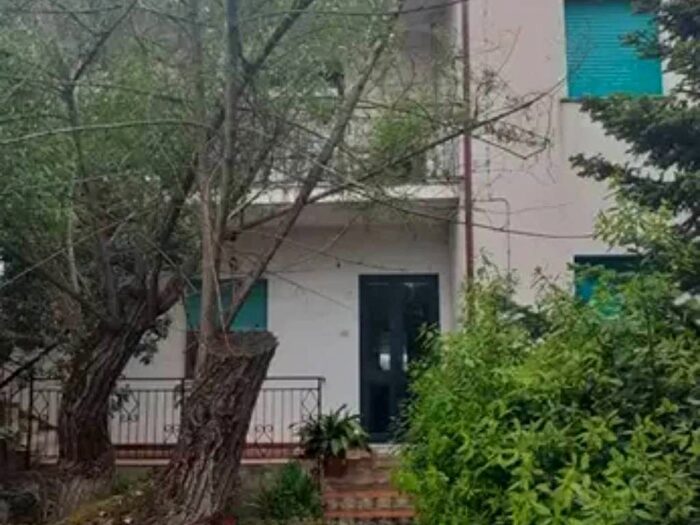 Casa con 6 locali in vendita in Via Alessandro La Marmora, Perfugas