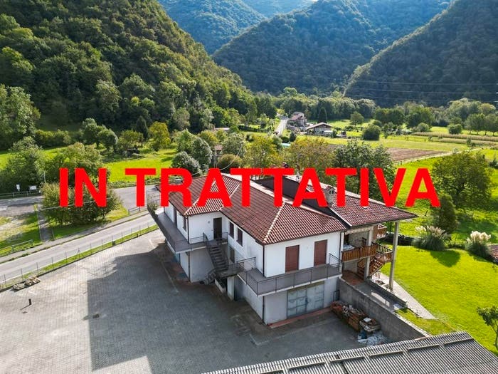 Casa con 5 locali in vendita in Via per il Colle, Carenno