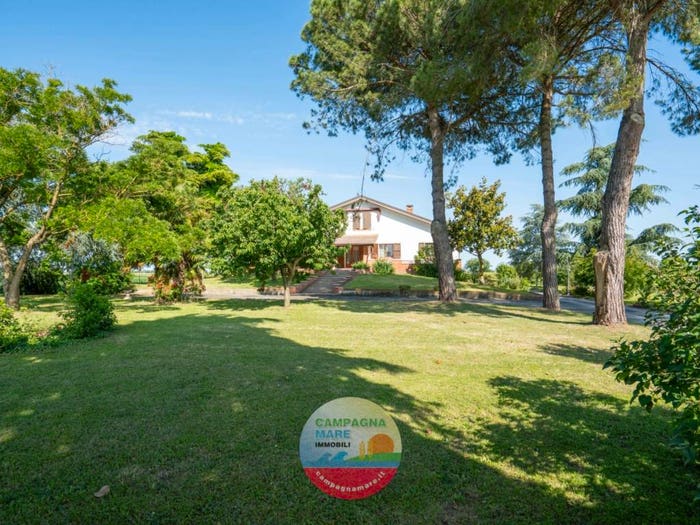Casa con 6 locali in vendita in Via Settembre, Centro, Copparo