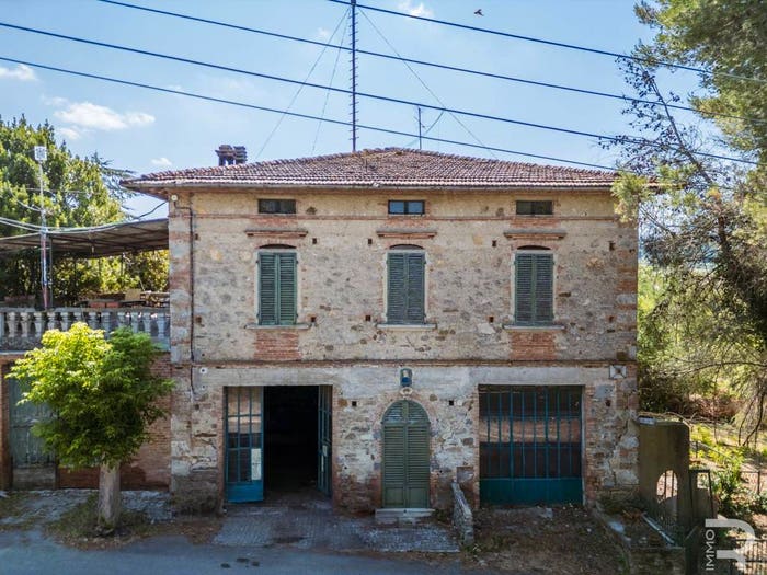 Casa con 6 locali in vendita in Località Drove, Poggibonsi