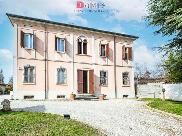 Casa con 6 locali in vendita in via cisa, Cappelletta, Borgo Virgilio