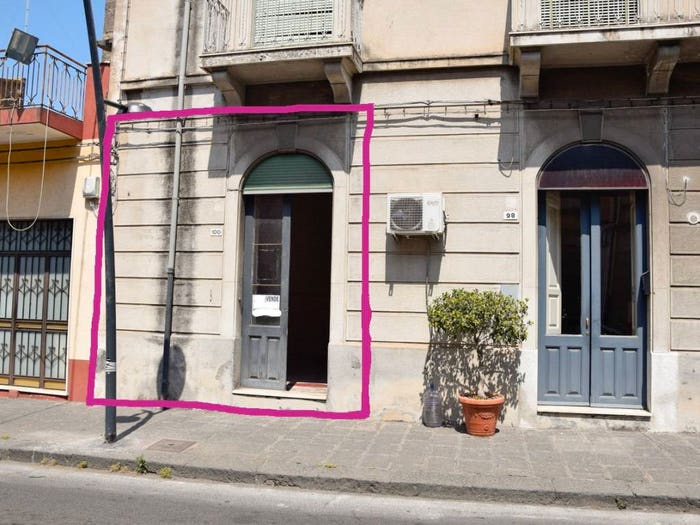 Appartamento trilocale in vendita in Via Umberto I, Fiumefreddo di Sicilia