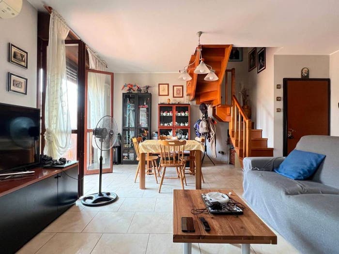 Casa quadrilocale in vendita in Via delle Robinie, Centro, Mulazzano