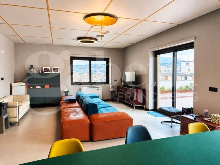 Casa con 6 locali in vendita in Piazza Duca di Camastra, Rotolo, Catania