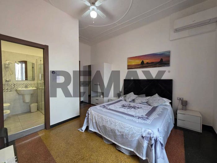 Appartamento con 6 locali in vendita in Via di Francia, Sampierdarena, Genova
