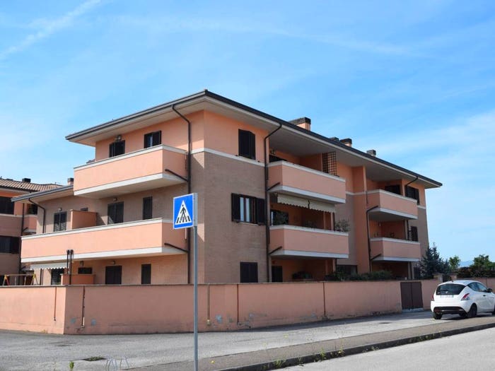 Appartamento trilocale in vendita in Via Laghi di Pilato, Viale Firenze Paciana, Foligno