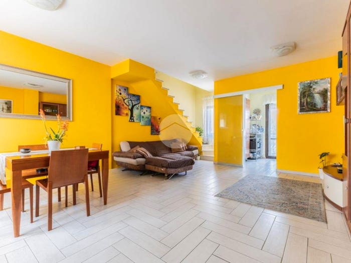 Appartamento trilocale in vendita in Via Lidia Scotti, Centro, Nepi